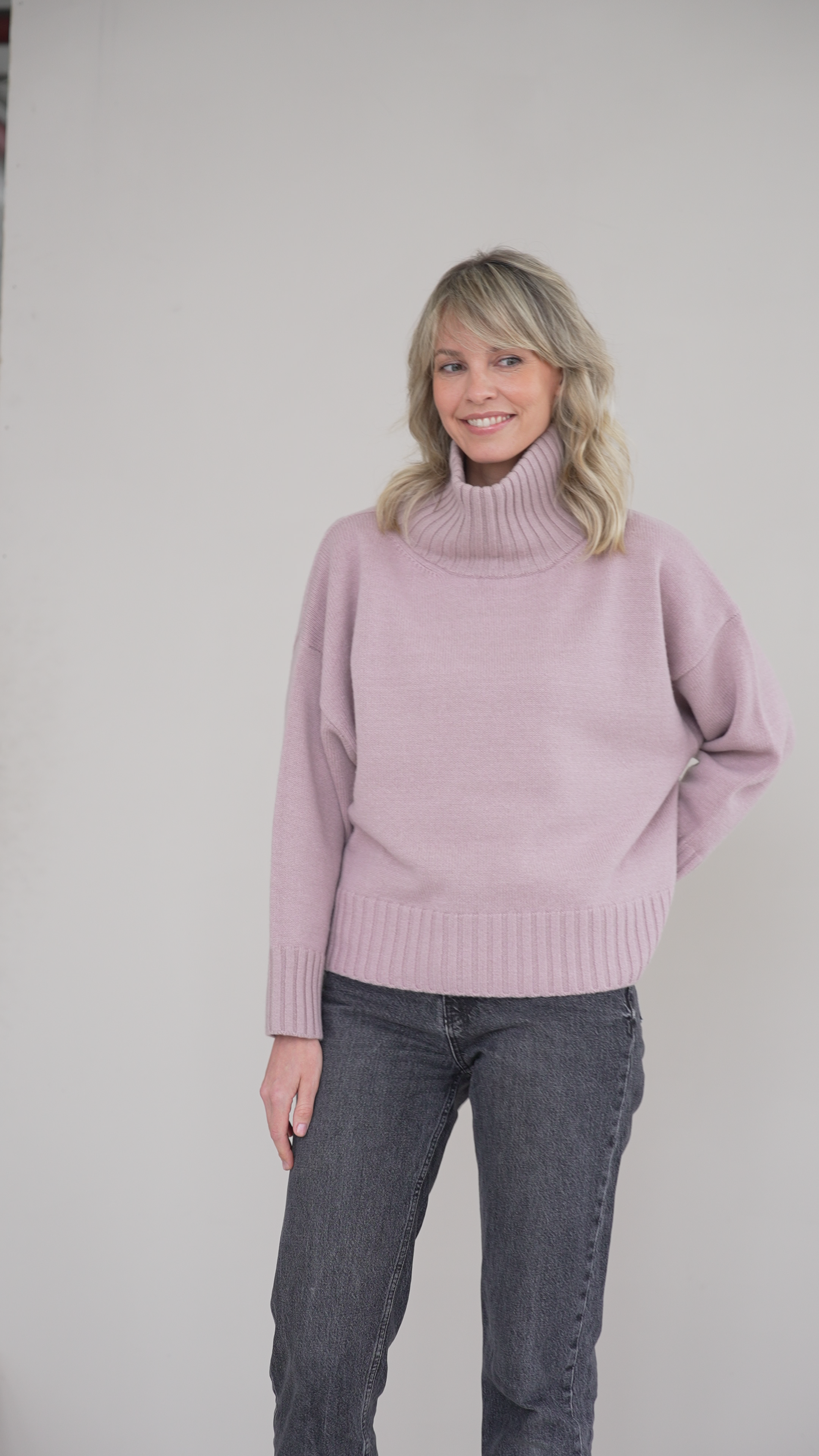 W7S70 Oversized Sweater mit Stehkragen